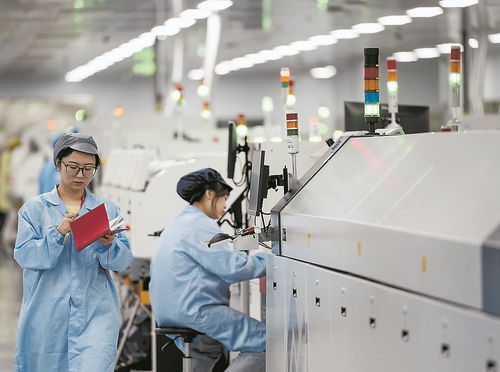 年中經濟觀察 形有波動中，看福建工業的「新」與「質」——以云計算裝備技術服務為例